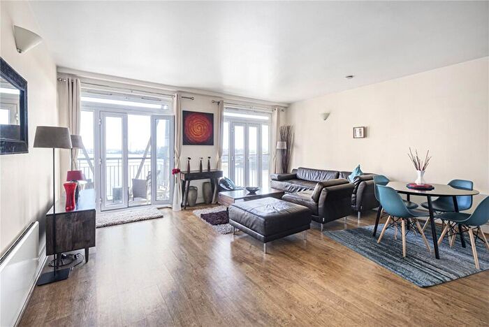 2 Bedroom Apartment To Rent In Dundee Wharf, Three Colt Street, London, E14