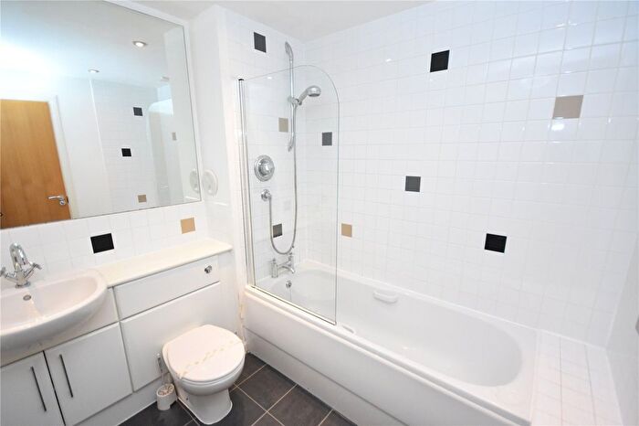 2 Bedroom Flat To Rent In Dee Village, City Centre, Aberdeen, AB11