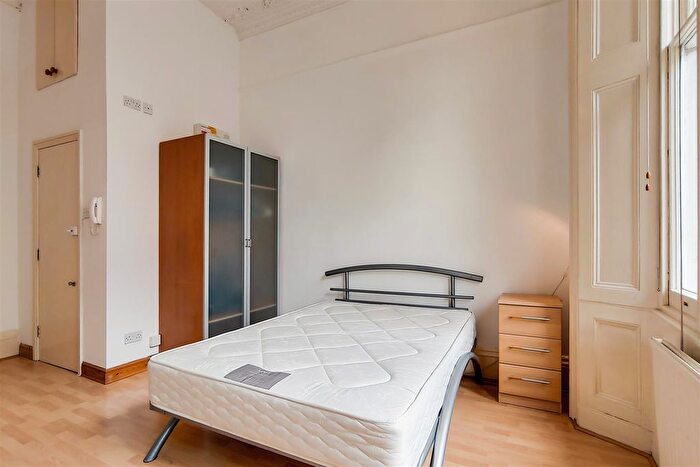 Studio To Rent In St Georges Drive, Pimlico, SW1V