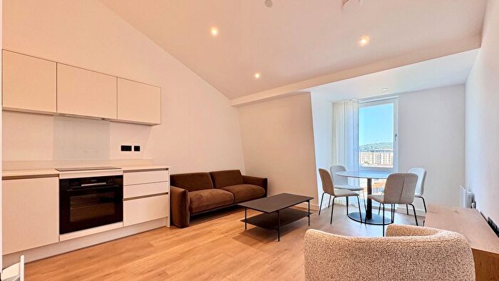 1 Bedroom Flat To Rent In Windsor Bridge Road, Bath, BA2