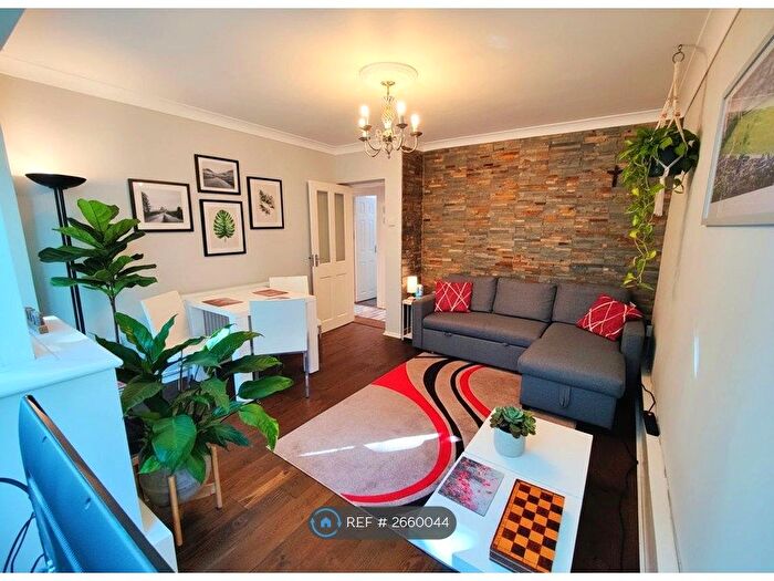 3 Bedroom Flat To Rent In Thursley Gardens, London, SW19