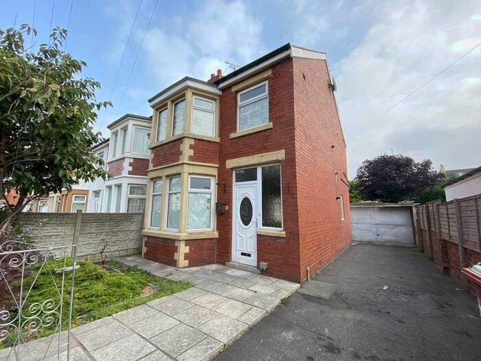 3 Bedroom House For Sale In Stamford Avenue, Blackpool, FY4