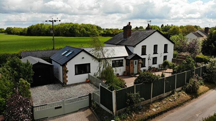 4 Bedroom Semi-Detached House For Sale In Hulls Lane, Sandon, CM2