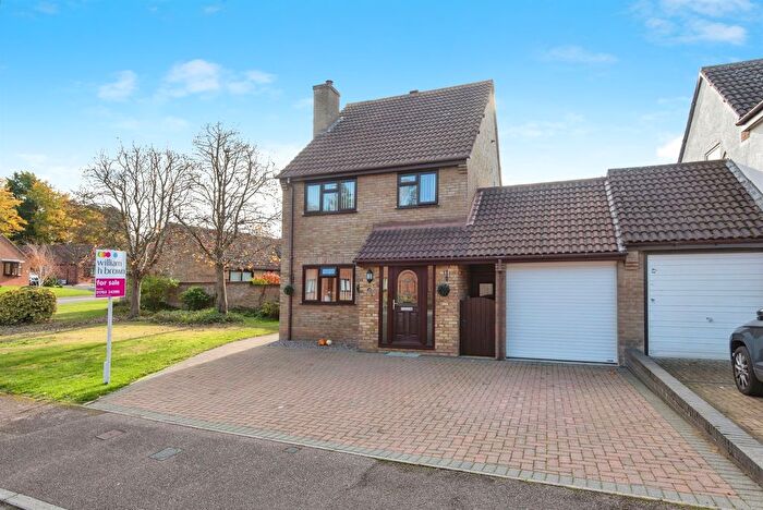 3 Bedroom Detached House For Sale In King James Way, Royston, SG8