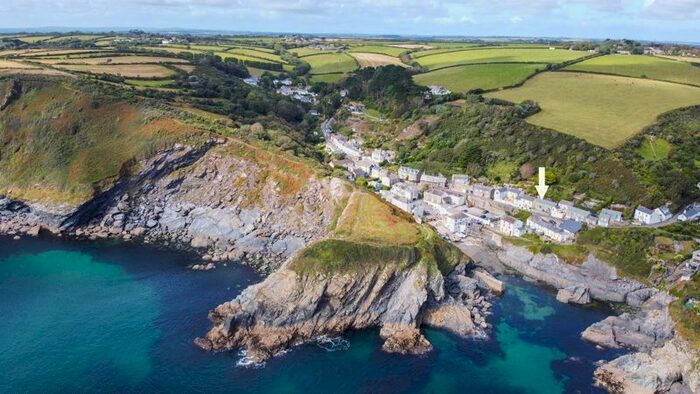 2 Bedroom Cottage For Sale In Portloe, Truro, TR2