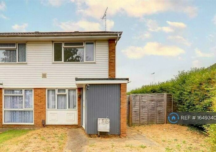 2 Bedroom End Of Terrace House To Rent In Alberta Walk, Worthing, BN13