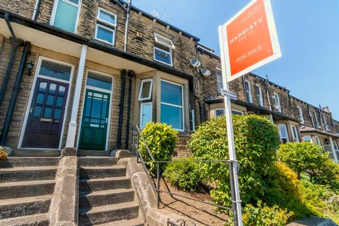 3 Bedroom Terraced House To Rent In Woodhall Road, Calverley, Pudsey LS28