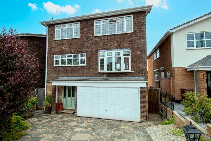 4 Bedroom Detached House To Rent In Fernlea Road, Benfleet, SS7