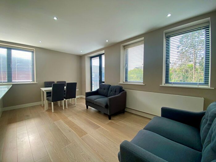 2 Bedroom Flat To Rent In High Road, Uxbridge, Ickenham, UB10