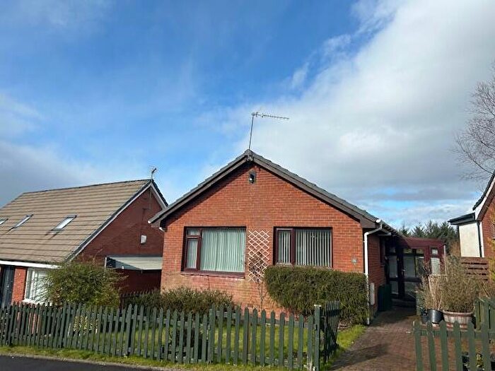 3 Bedroom Bungalow To Rent In Colintraive Avenue, Hogganfield, Glasgow, G33