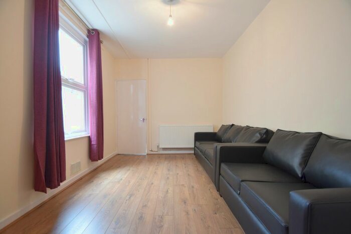 4 Bedroom Terraced House To Rent In Tewkesbury Street, Cathays CF24