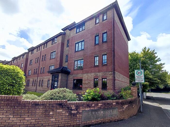 2 Bedroom Flat For Sale In Dumbarton Road, Glasgow, G14