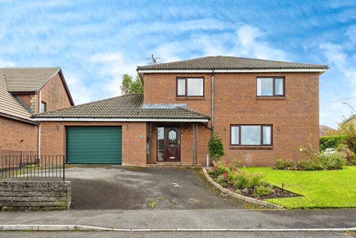 3 Bedroom Detached House For Sale In Ravelston Court, Tumble, Llanelli, SA14