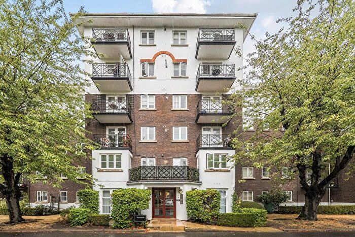 1 Bedroom Flat For Sale In Brompton Park Crescent, West Brompton, London, SW6