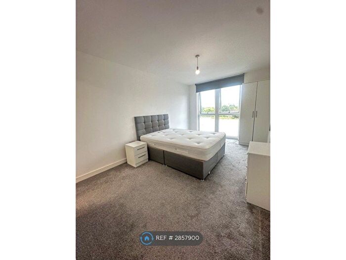 3 Bedroom Flat To Rent In Adelphi Wharf, Salford, M3