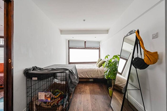 2 Bedroom Flat To Rent In Hackney, London, Bethnal Green, London, E2