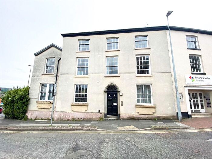 2 Bedroom Flat To Rent In Apt The George Hotel, Jordangate, Macclesfield, SK10