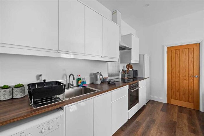 2 Bedroom Apartment To Rent In Radnor Place, Plymouth, PL4