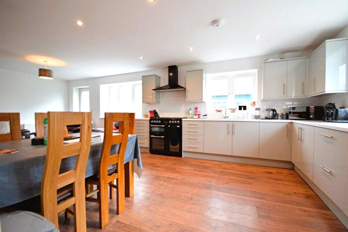2 Bedroom Detached Bungalow To Rent In Crablands, Selsey, PO20