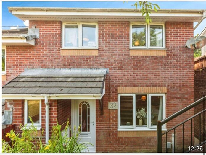 3 Bedroom Semi-Detached House To Rent In Dunvant, SA2