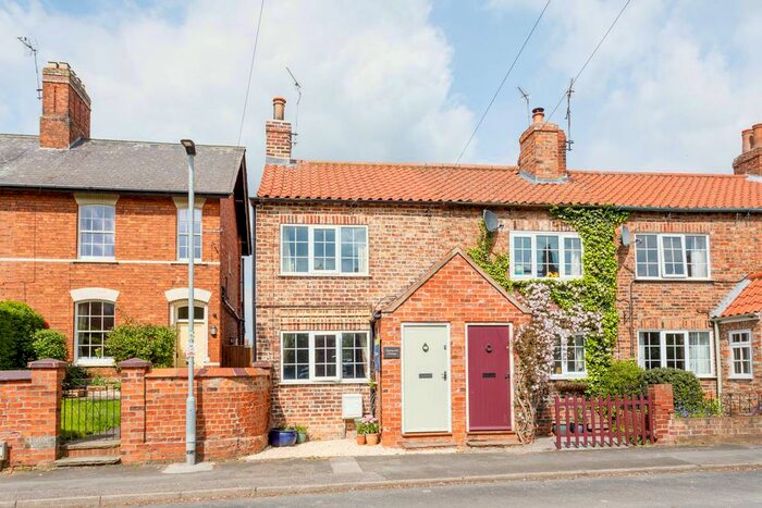 3 Bedroom Cottage For Sale In Newton On Ouse, York, YO30