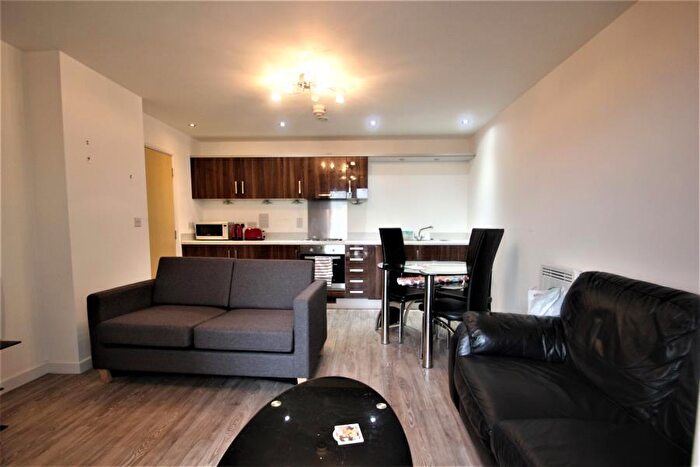 2 Bedroom Flat To Rent In Brighton Road, Surbiton, KT6
