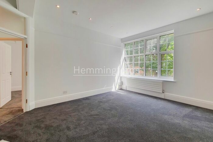 2 Bedroom Flat To Rent In Swains Lane, London, N6