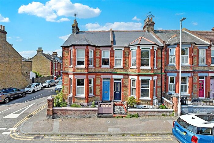 3 Bedroom End Terrace House For Sale In Elms Avenue, Ramsgate, Kent, CT11