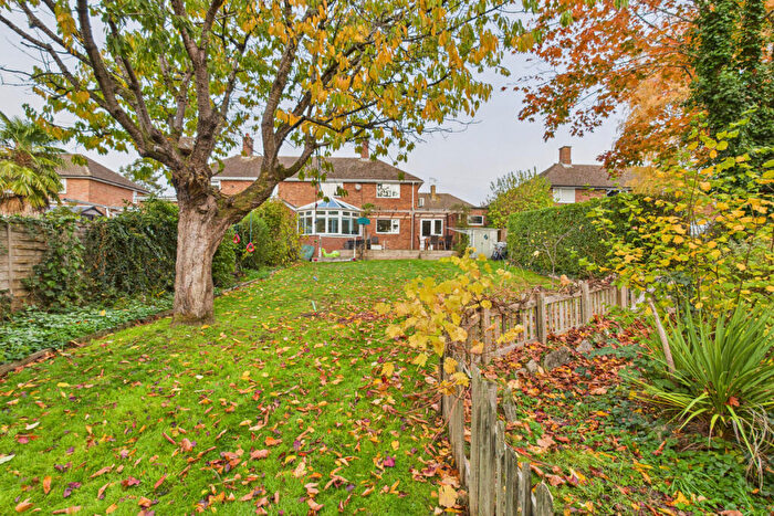 4 Bedroom Semi-Detached House For Sale In Lindlings, Hemel Hempstead, HP1