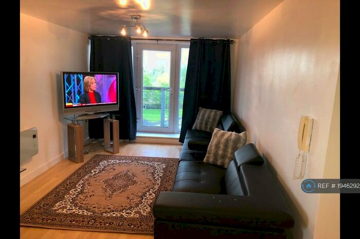 2 Bedroom Flat To Rent In Blackley New Road, Manchester, M9
