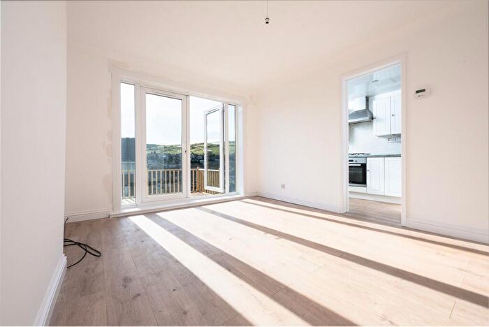 1 Bedroom Flat To Rent In Gateside Gardens, Greenock, PA16
