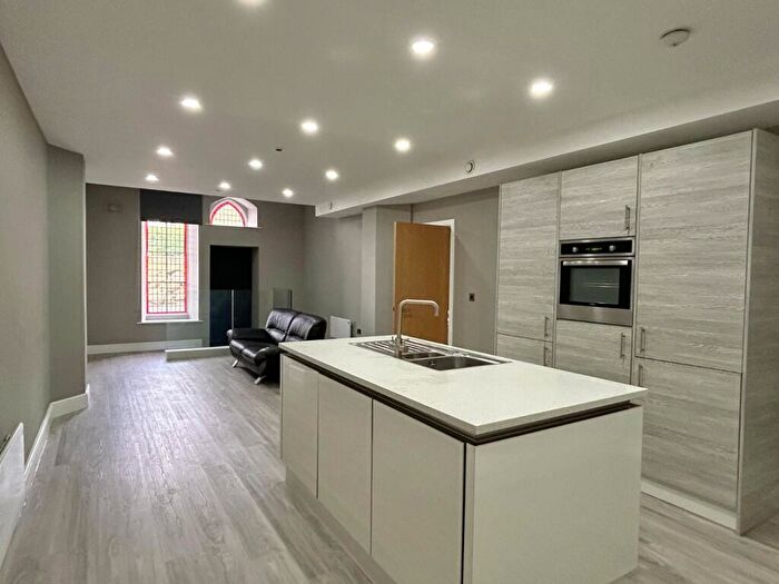 3 Bedroom Flat To Rent In The Ashwood, Ashwood Villas, Headingley Lane, Leeds, LS6