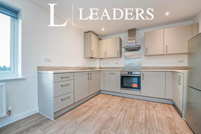 2 Bedroom Flat To Rent In Ridge Close, Barley Road, GL52