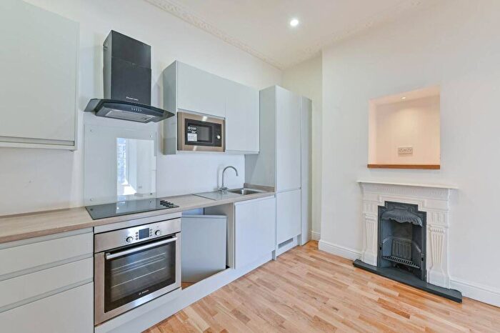 1 Bedroom Flat For Sale In Devonshire Road, Forest Hill, London, SE23
