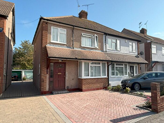 3 Bedroom Semi-Detached House For Sale In Prospect Avenue, Stanford-Le-Hope, Essex, SS17