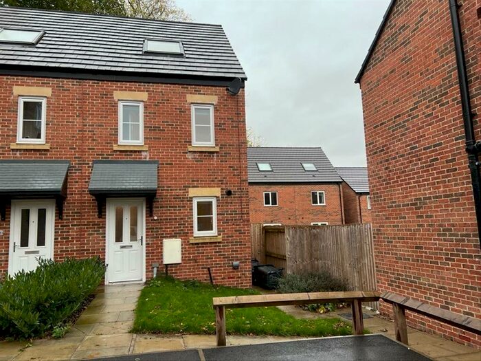3 Bedroom House To Rent In Abram Close, Lancaster, LA1