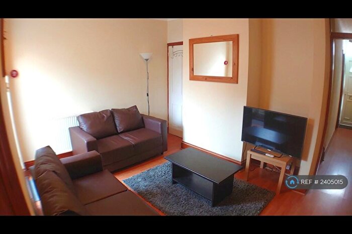 3 Bedroom Terraced House To Rent In Oxford Road, Southsea, PO5