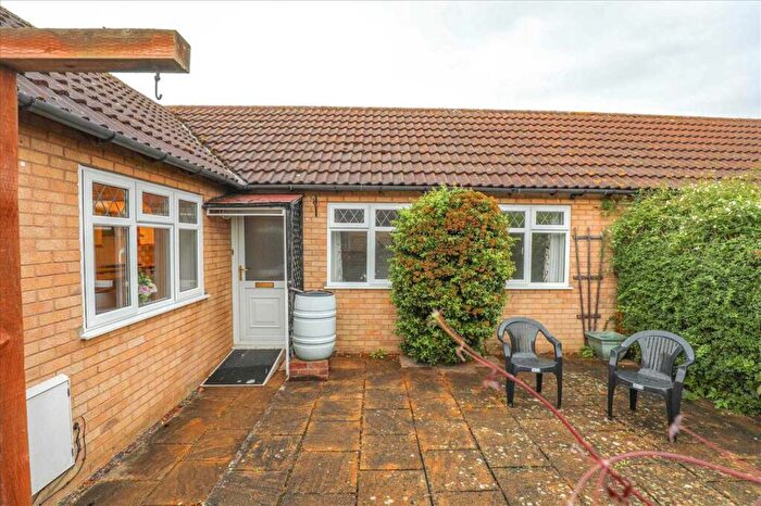 2 Bedroom Bungalow To Rent In Spencer Street, Burton Latimer, NN15