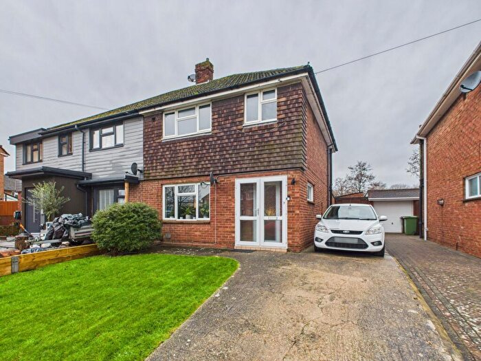 3 Bedroom Semi Detached House For Sale In Nutbourne Road, Farlington, Portsmouth, PO6