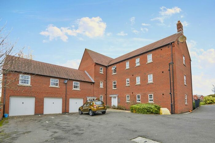 2 Bedroom Flat To Rent In Solent Road, Church Gresley, Swadlincote, Derbyshire, DE11