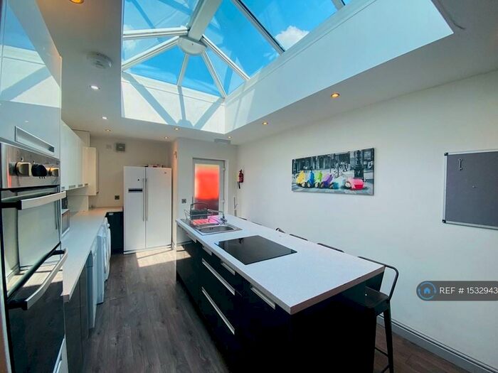 5 Bedroom Terraced House To Rent In School Terrace, Birmingham, B29