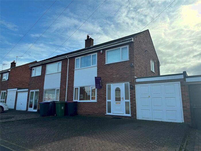 3 Bedroom Semi-Detached House To Rent In Lyndhurst Drive, Trench, Telford, Shropshire, TF2