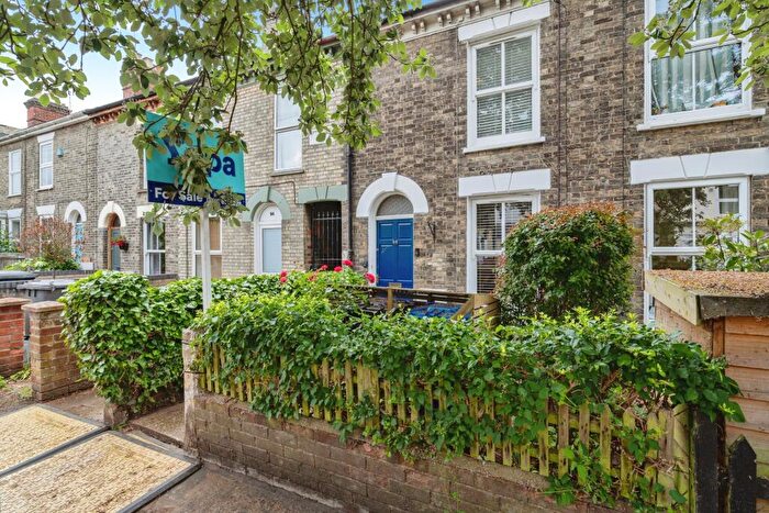 3 Bedroom Terraced House For Sale In Connaught Road, Norwich, NR2
