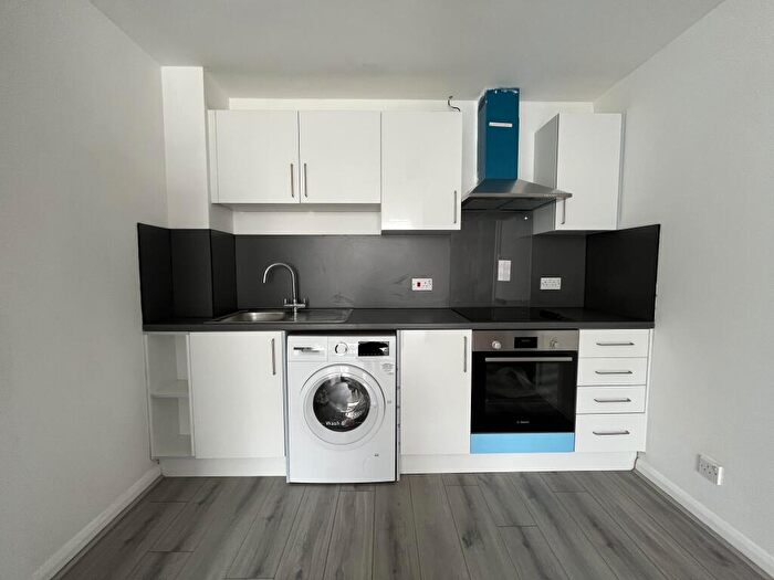 4 Bedroom Apartment To Rent In Bournemouth, BH1