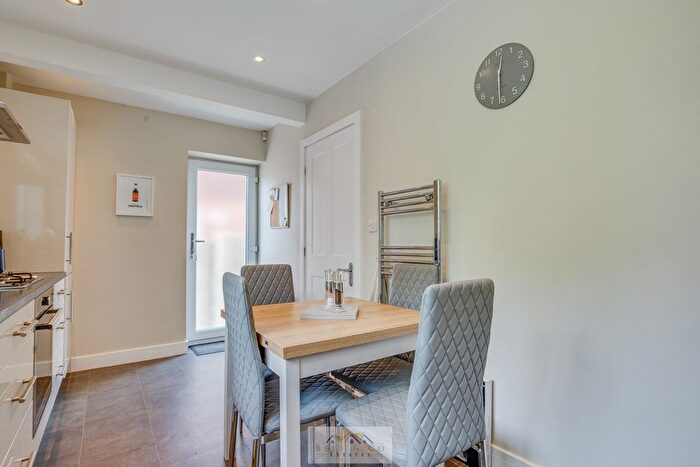 2 Bedroom Semi-Detached House For Sale In Stanage Rise, Sheffield, S12