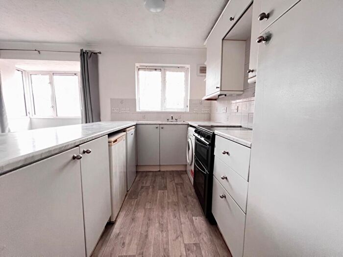 1 Bedroom Flat To Rent In Ferrier Close, Parkwood, ME8