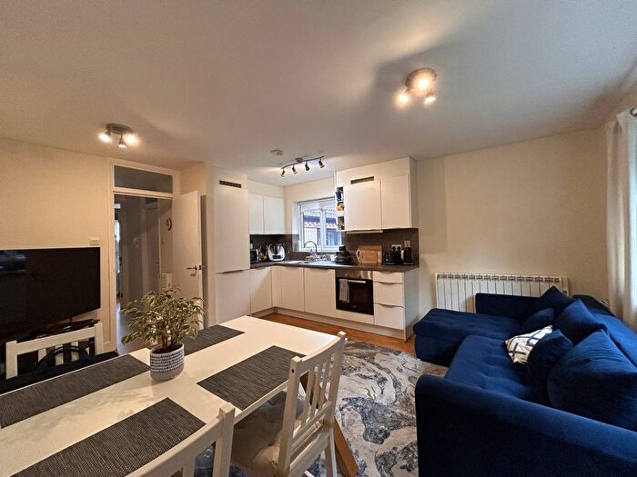 1 Bedroom Flat To Rent In Mulberry Close, Luton, Bedfordshire, LU1