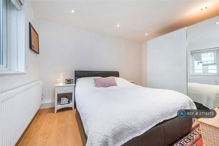 2 Bedroom Flat To Rent In Garnet Street, London, E1W