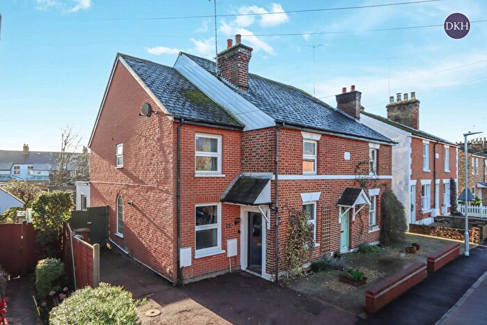 3 Bedroom Semi Detached House For Sale In Talbot Road, Rickmansworth, Hertfordshire, WD3