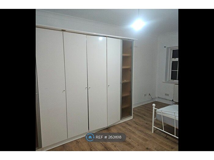 1 Bedroom Flat To Rent In Frimley Road, London, IG3